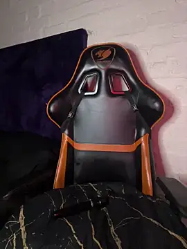 Chat XXX en directo de QUEEN_NOBUHLE_FEMDOM_777