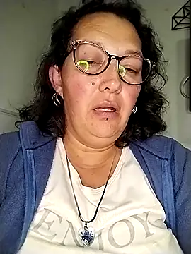 Pertunjukan Kamera Web _Saraqueen