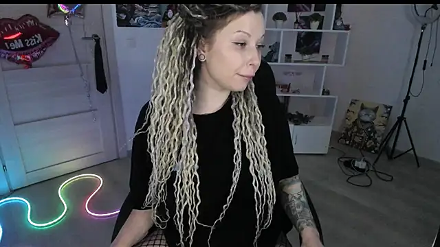 HoneySallyMoore's Live XXX Chat