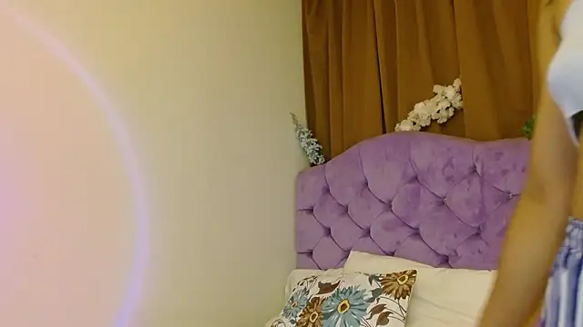 kiarablue élő XXX-chatje