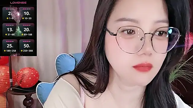 Luna-7788 即時 XXX 聊天