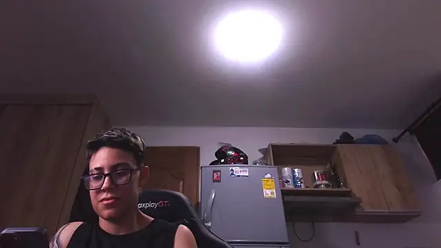 XXX chat uživo modela Cutie_Shy_