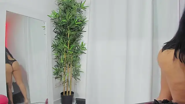 Show modela AnnaArela na web-kameri