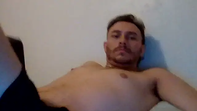 TallHungandCloudy69's Live XXX Chat