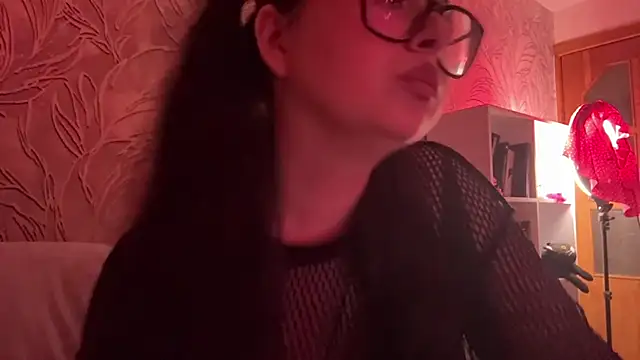 LunaWithAdrian's Live XXX Chat