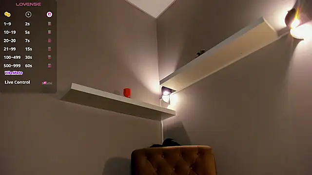 Skinny_Alice 即時 XXX 聊天