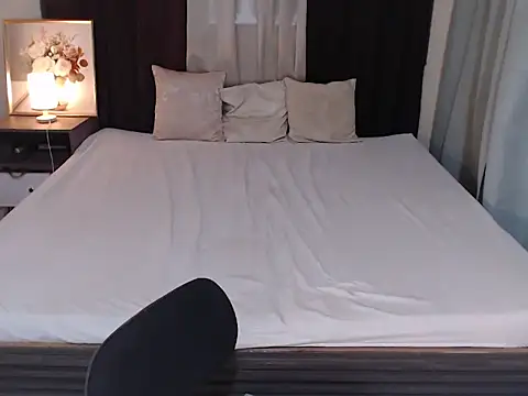 AluxeKristine 在線直播表演