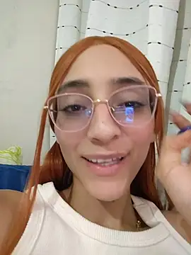 Dani-peggin Adlı Modelin Canlı XXX Sohbeti