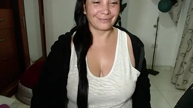 vivian-milf Adlı Modelin Canlı XXX Sohbeti