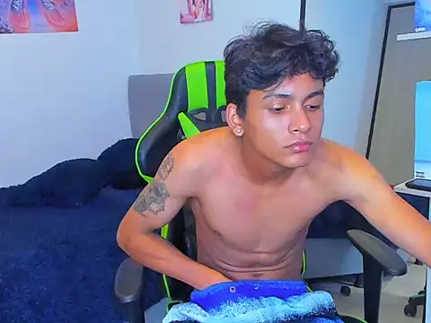 Živý XXX chat PaulTallx