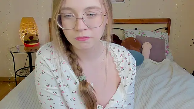 Chat +18 de miya_soft ao vivo