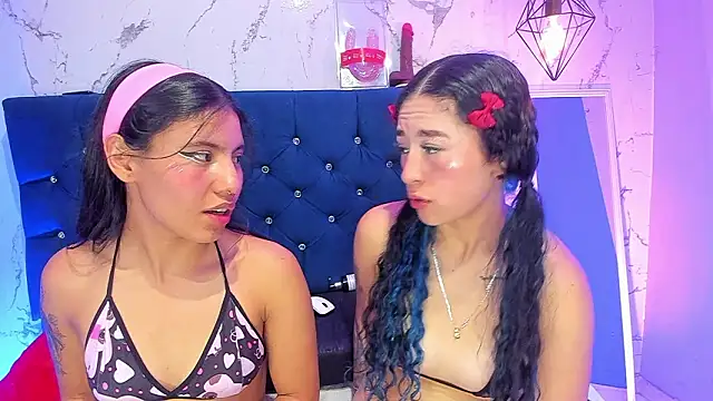 Dakotaa_Johnson Show in webcam