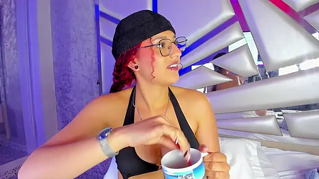 Miia002's Live XXX Chat