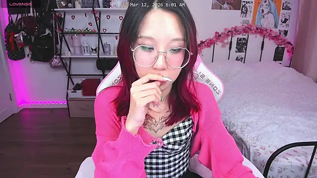 ashleywowmeow 在線直播表演