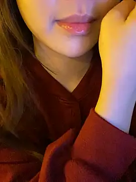 Uyennii02's Live XXX Chat