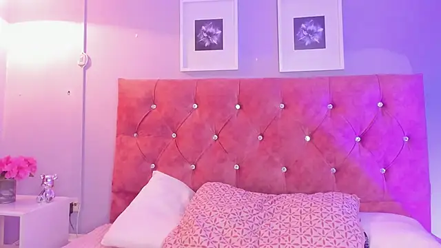 GabiHills live XXX chat