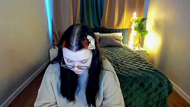 Kira_G0ldn Webbikameraesitys