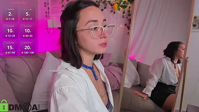 Tiffany_Robinson Live XXX-Chat