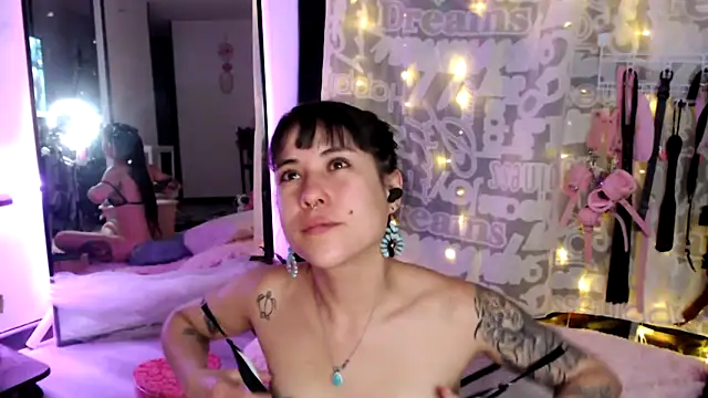 Hellen_dumont's Webcam Show