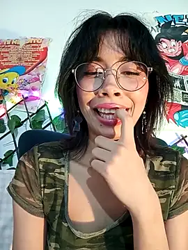 dolliette24 即時 XXX 聊天