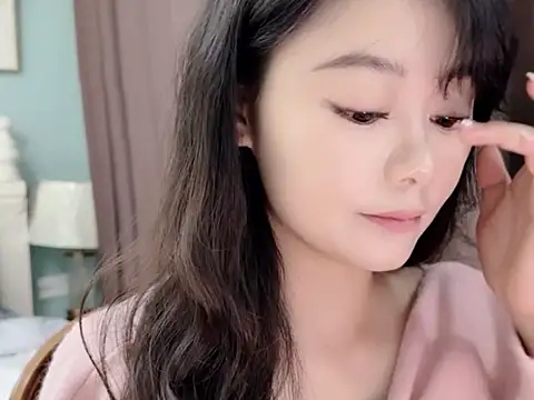 sarah111's Live XXX Chat