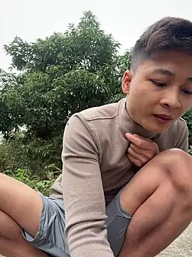 Naughty___asian Adlı Modelin Canlı XXX Sohbeti