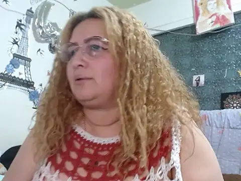 Perla1981-- Live XXX Chat