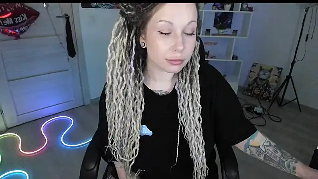 HoneySallyMoore's Live XXX Chat