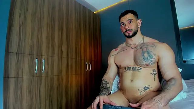 massimo_visconti: διαδικτυακό σόου στην κάμερα