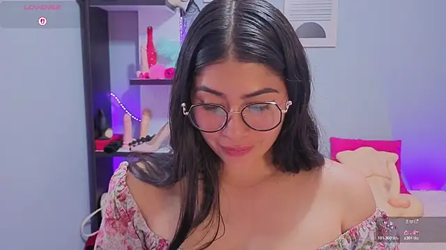 LoaLuxury Show in webcam