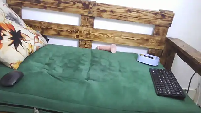 Sassy_swee Show in webcam