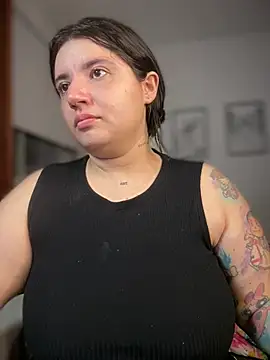 Czat XXX na żywo – horny_roomiess