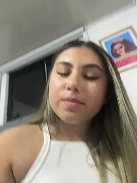 Chatroom XXX en direct de MeganCrow