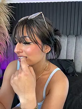 Nanda_vixen_ লাইভ XXX চ্যাট