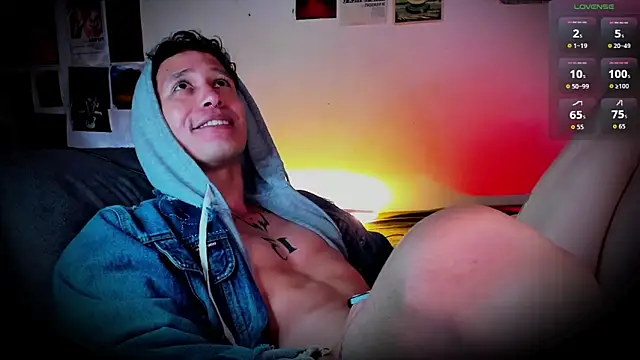 warm_sac's Live XXX Chat