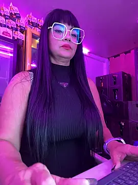 Hot_beauty__ Adlı Modelin Canlı XXX Sohbeti