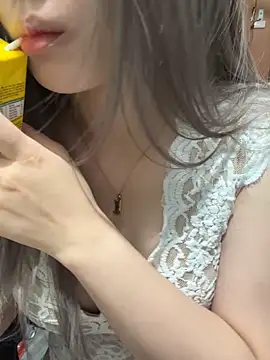 LylyPink68's Webcam Show