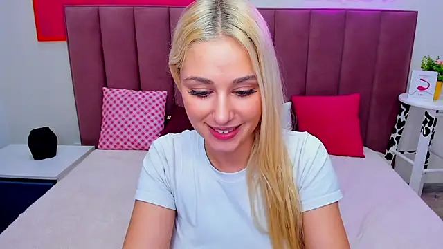 MIla_StunningのライブXXXチャット