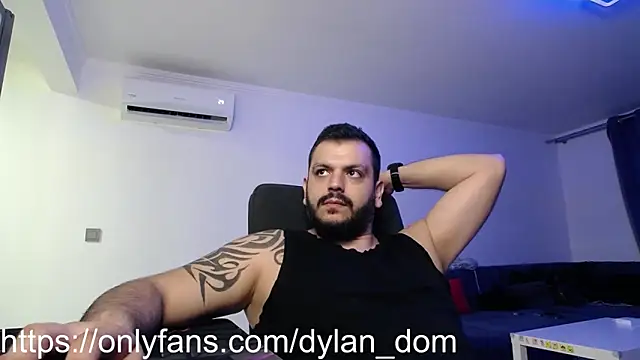 dyllan_dom_ Show Webcam