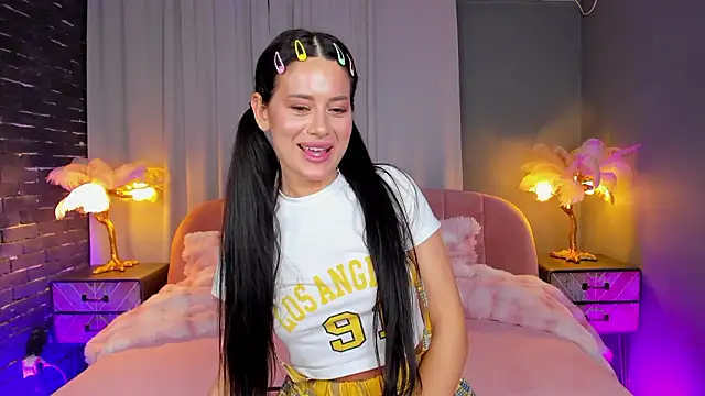 Chat XXX ao vivo de AmedeeaBanks