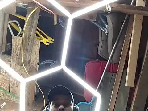 twistafatpipe 现场XXX聊天