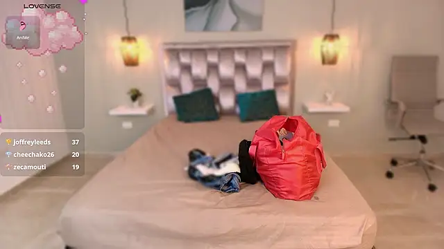 Chat +18 de aisha_sakina ao vivo