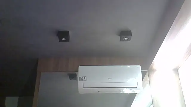 SkinnyKitten élő XXX-chatje