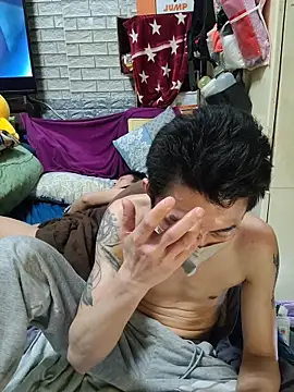 Christopher1024のライブXXXチャット