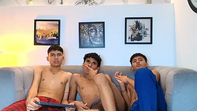 Show de COUPLES_BOYS na webcam