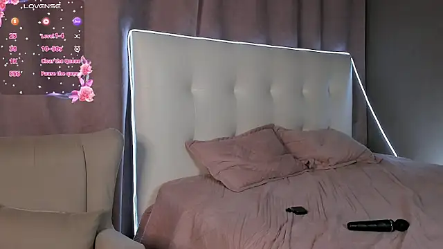 Glowia's Live XXX Chat