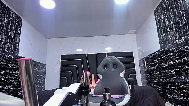 Ladyy_Scarlett Chat XXX in diretta