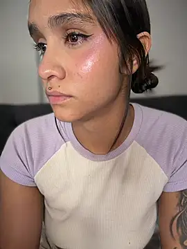 Isabella-Teen's Live XXX Chat
