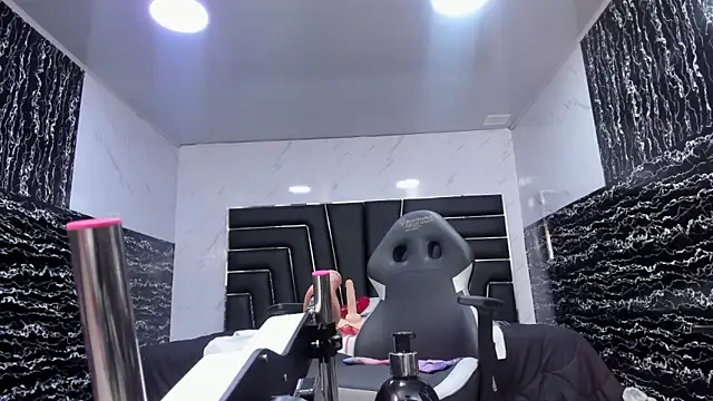 Chat +18 de Ladyy_Scarlett ao vivo