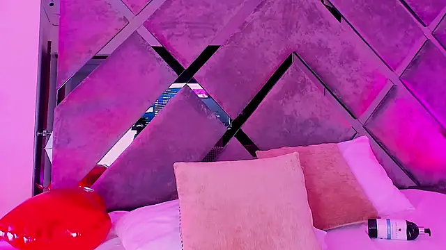 luciagray1's Live XXX Chat